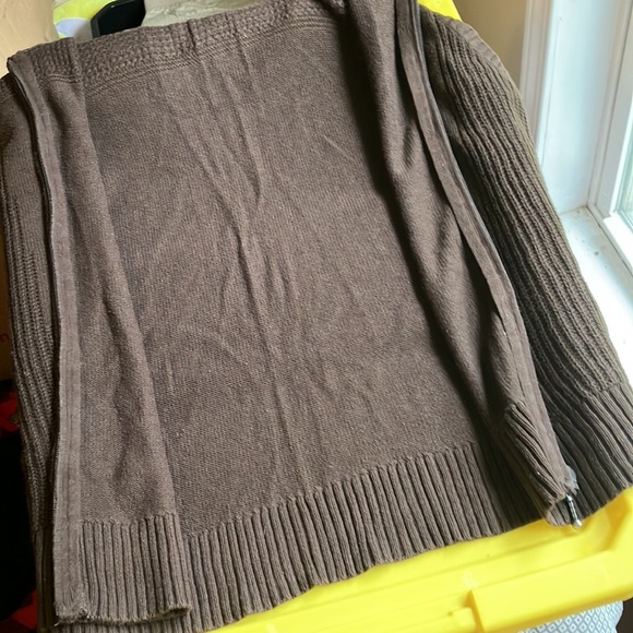 ⭐️ 5/$20 ⭐️ CJ Banks zip front sweater vest - Picture 7 of 7